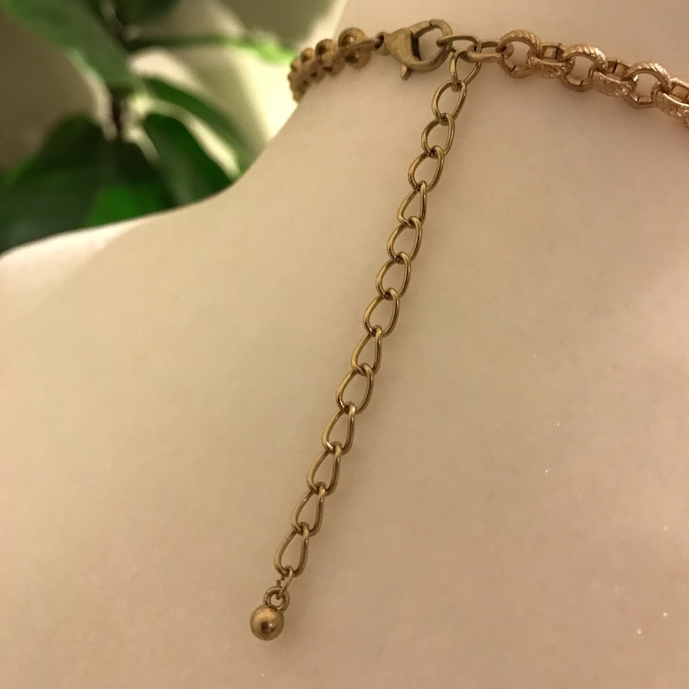 Modern necklace. - Picture 5 of 6